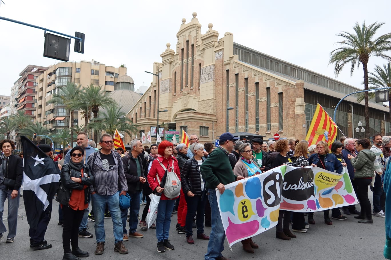 La manifestació de la Diada del 25 d'abril d'Alacant (fotografia: Laura Escartí).