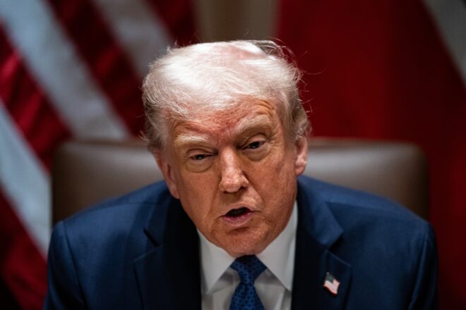 Trump anuncia que els Estats Units aturaran els bombardaments al Iemen si els hutis deixen d’atacar-hi vaixells