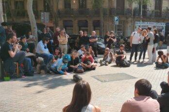 Rotllana de radiooients al voltant d’un transistor, a Barcelona, 28 d’abril de 2025 (fotografia de l’autora).