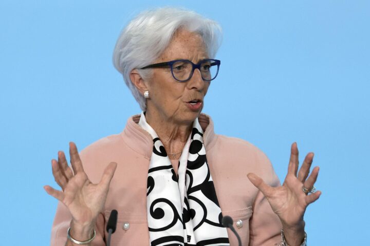 Christine Lagarde, en un moment de la conferència de premsa d'avui (fotografia: EFE / EPA / Roland Wittek).