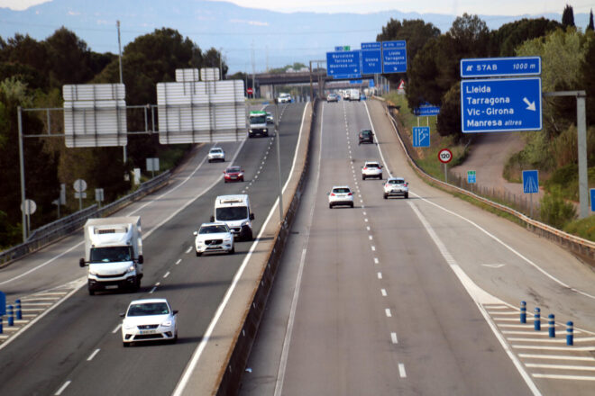 Retencions de fins a dotze quilòmetres a la C-16 en l’operació retorn del pont