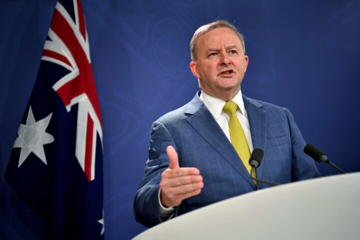 El primer ministre australià, Anthony Albanese, ha remuntat en els sondatges al llarg de les darreres setmanes, en un canvi que molts analistes atribueixen a l'efecte Trump (fotografia: Joel Carrett/Efe).