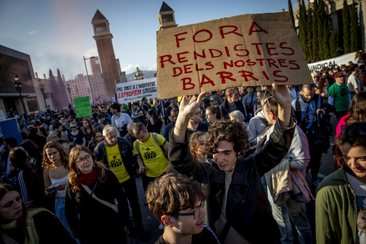 Concentració a Barcelona del Sindicat de Llogateres.