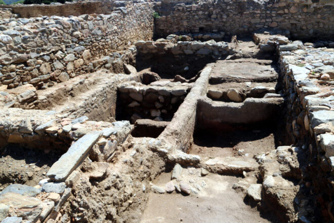 Troben una segona factoria de salaons de l’època romana i dues olles de bronze a la Ciutadella de Roses