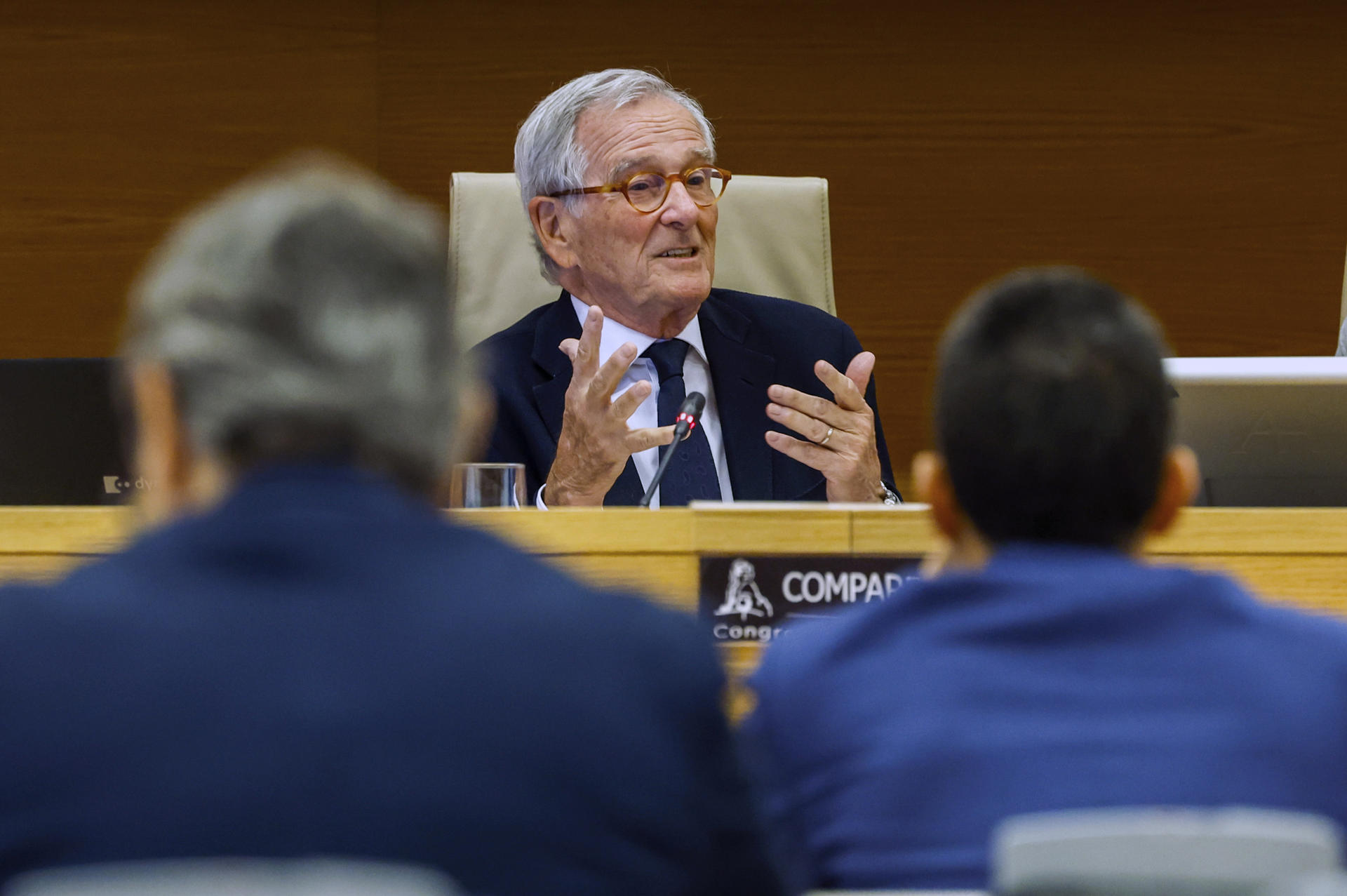 Xavier Trias, en un moment de la comissió d'investigació (fotografia: EFE / Juan Carlos Hidalgo).