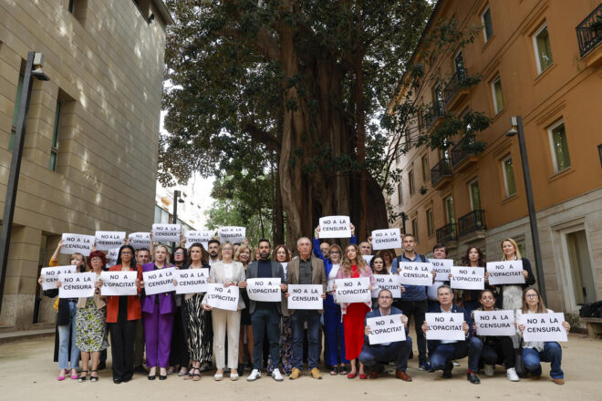 PSPV i Compromís denuncien l’opacitat i l’asfíxia al treball de l’oposició a les Corts Valencianes