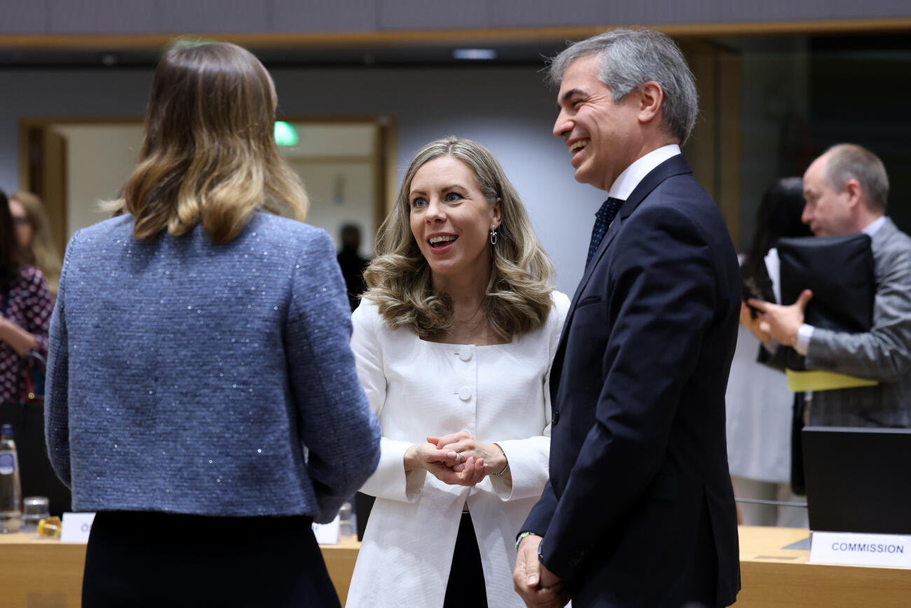 El secretari d'estat de la UE, Fernando Sampedro, parlant amb les seves homòlogues de Dinamarca i Suècia.
