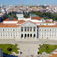 Monestir de São Bento, de la confraria de Montserrat a Lisboa a seu del parlament de Portugal