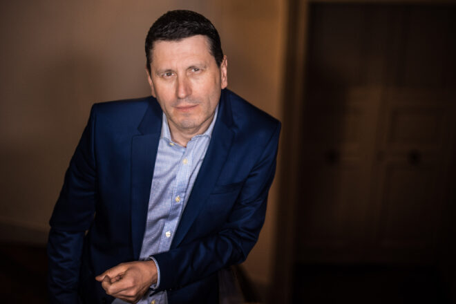 Frédéric Martel: “Com més homòfob és un cardenal, més possibilitats té de ser homosexual”