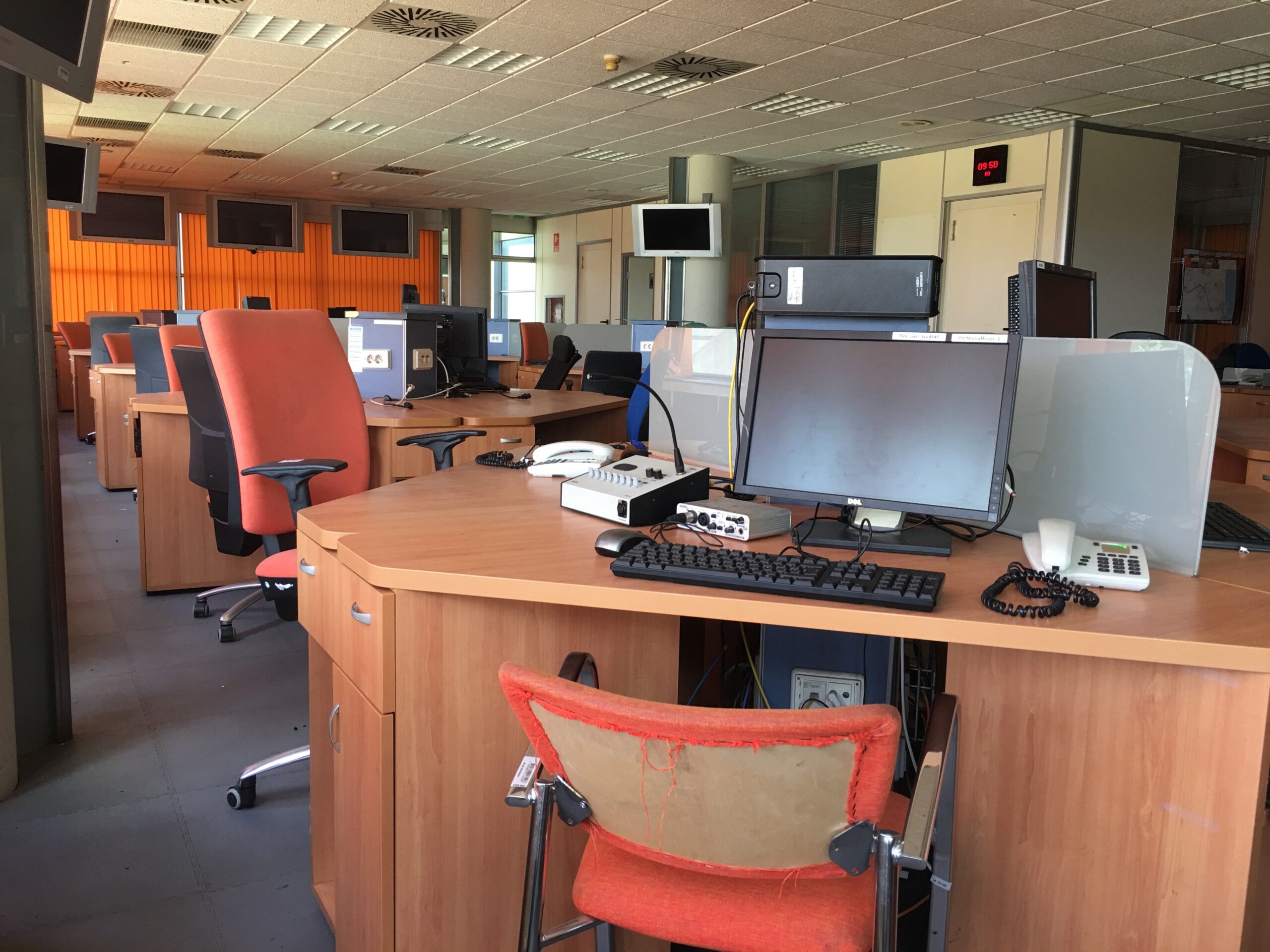 Imatge de l'antiga redacció de Canal 9 (fotografia: Prats i Camps).