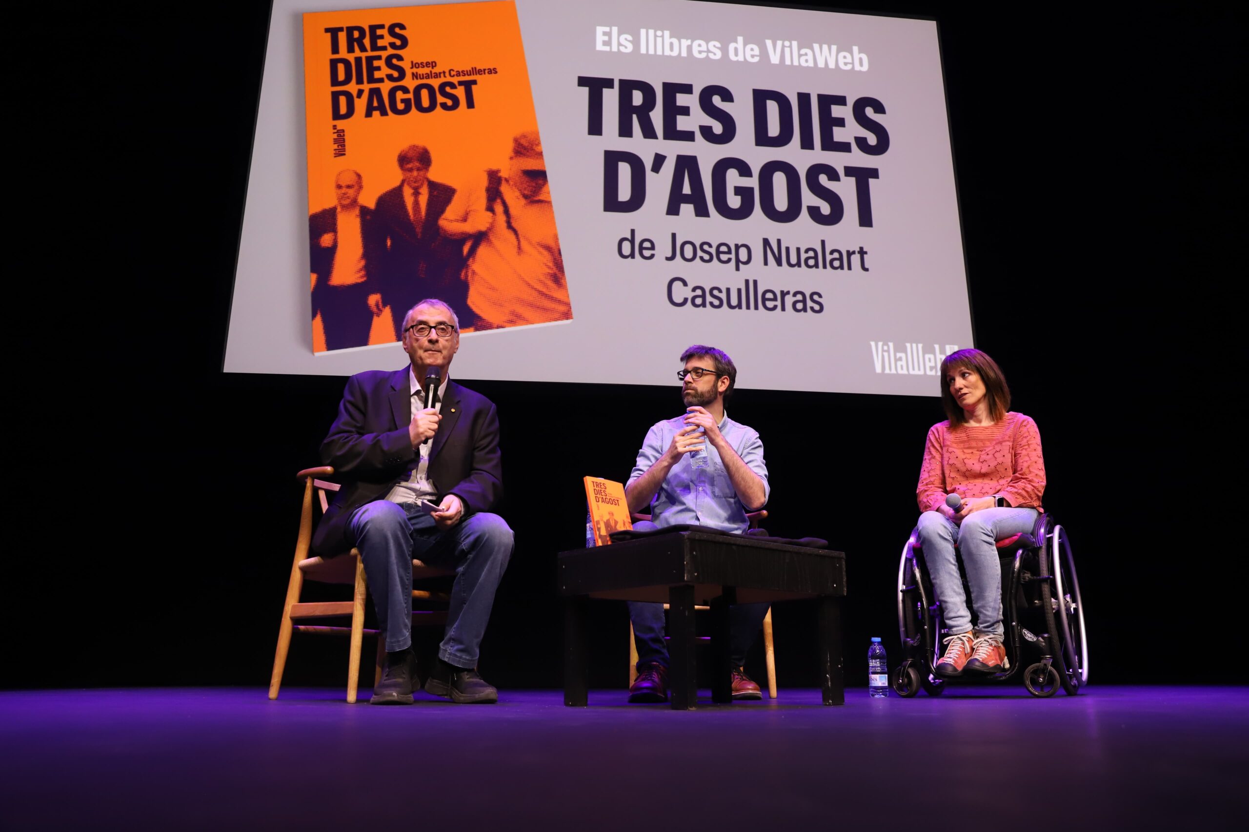 Un moment de la presentació del llibre (fotografia: Albert Salamé).