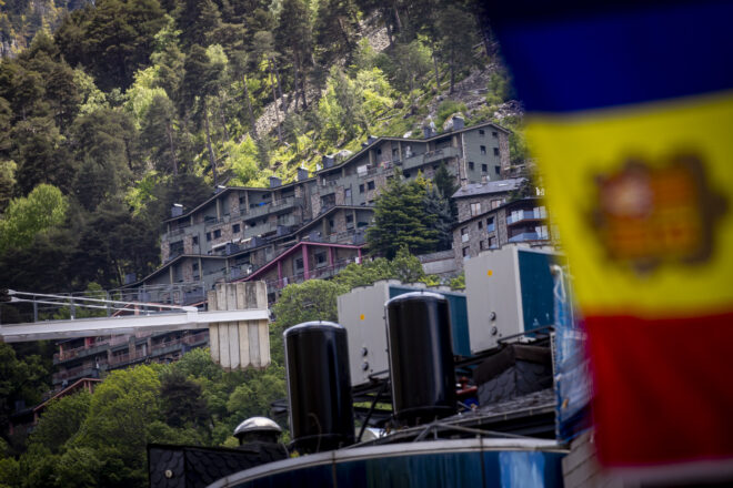 Andorra no fa cabal de la pressió espanyolista per a fer oficial el castellà