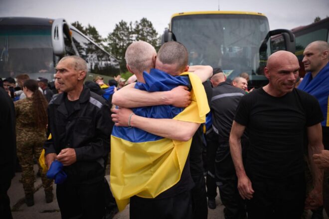 Rússia i Ucraïna intercanvien 168 presoners de guerra el dia abans de la reunió Putin-Trump