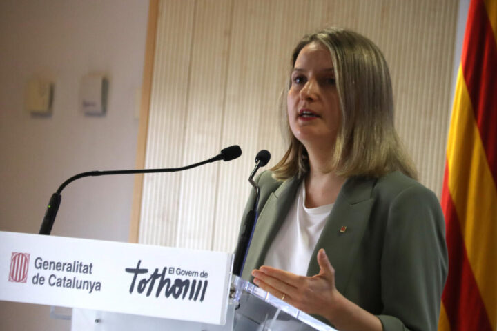 La consellera de Drets Socials i Inclusió, Mònica Martínez Bravo, en la compareixença d'aquest dilluns