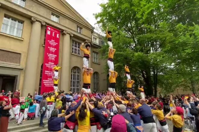 [VÍDEOS] Els castells agermanen Europa a Berlín en una trobada de vora 600 castellers