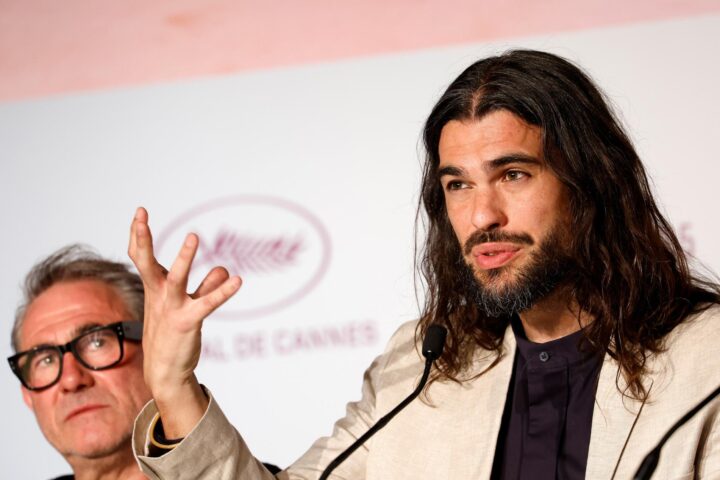 L'actor de 'Sirat', Sergi López, i el director Oliver Laxe (fotografia: EFE / Sebastien Nogier).