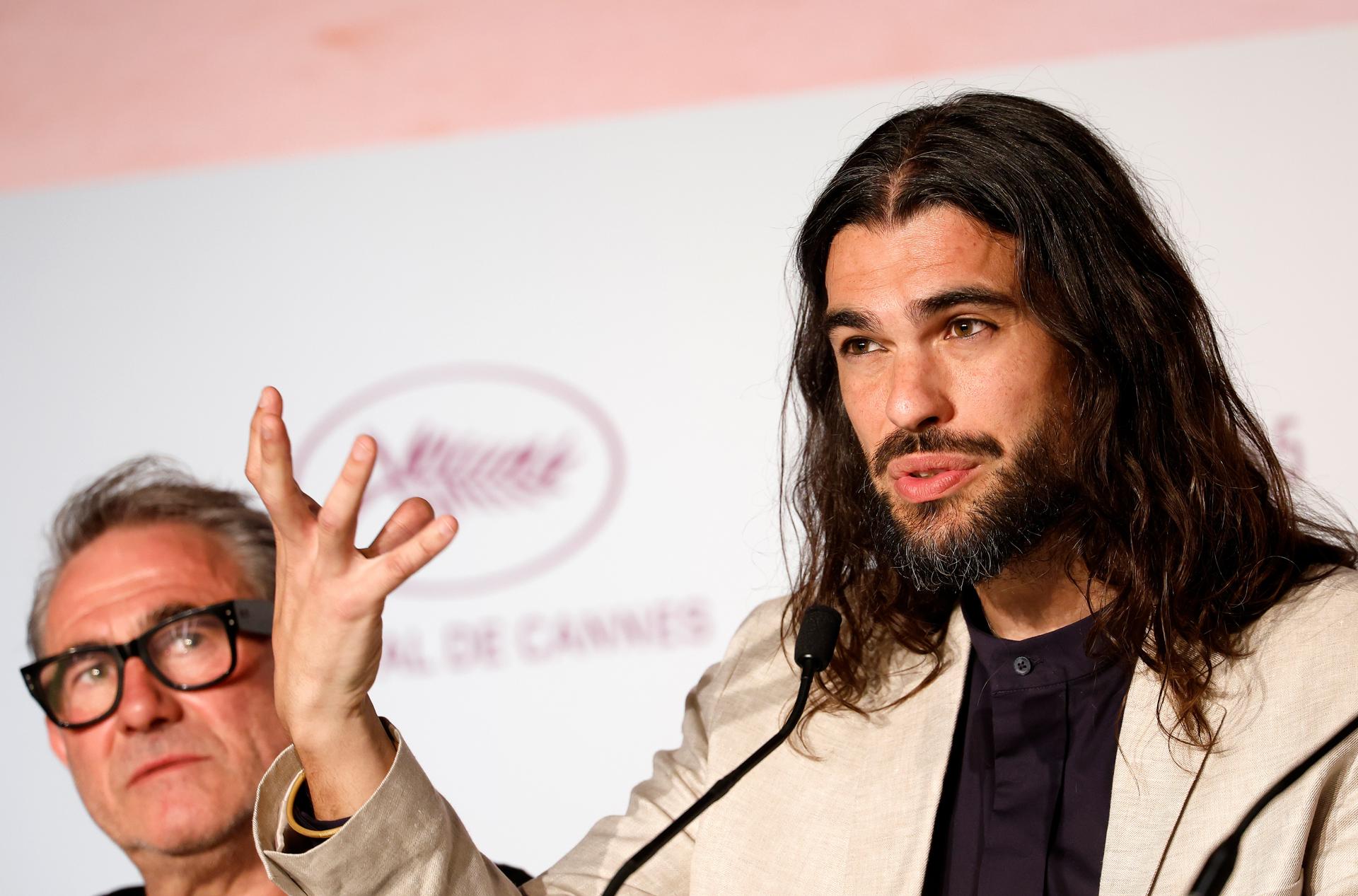 L'actor de 'Sirat', Sergi López, i el director Oliver Laxe (fotografia: EFE / Sebastien Nogier).