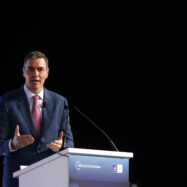 Sánchez esvalota l’OPA hostil del BBVA al Sabadell