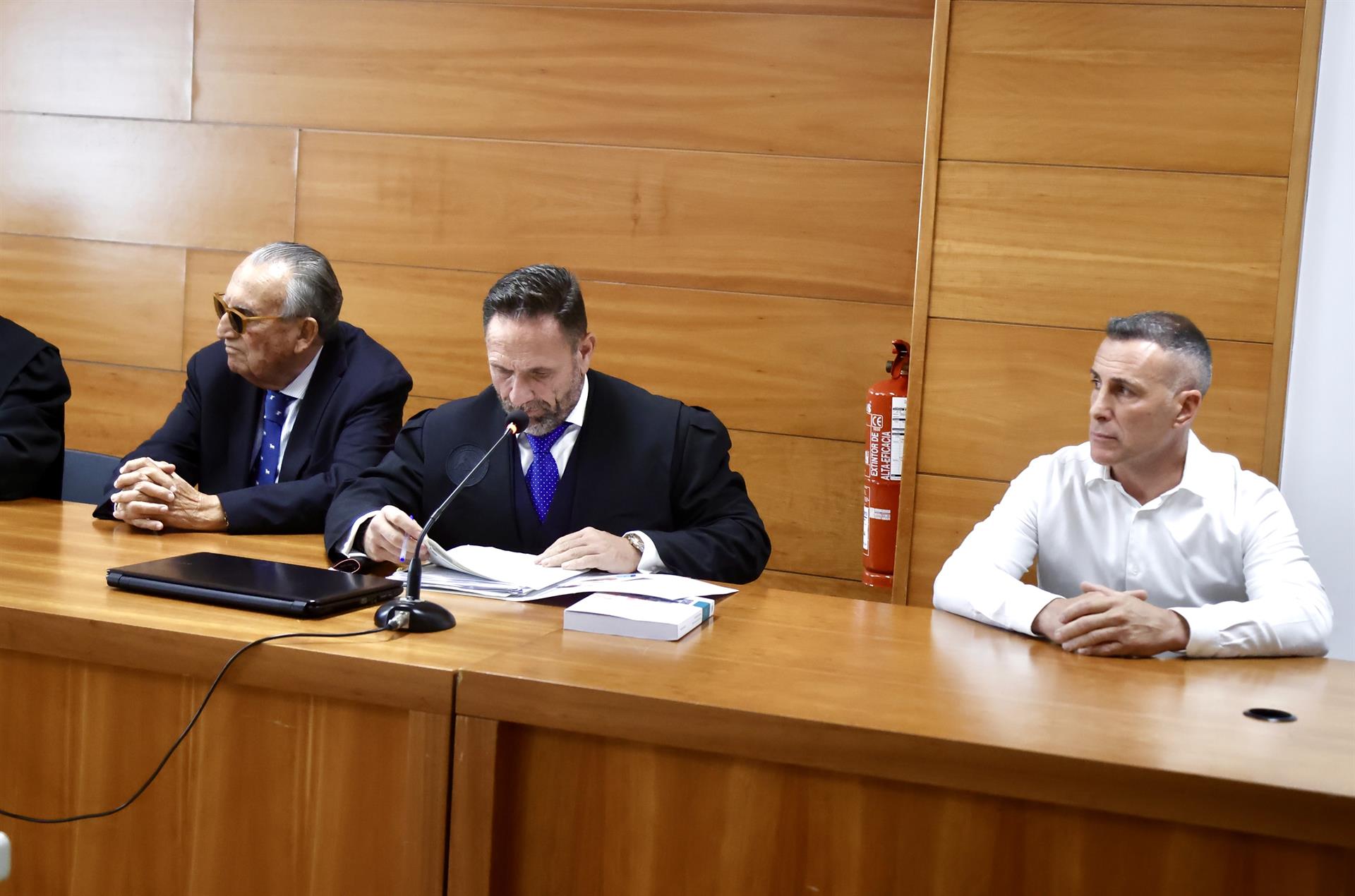 Carlos Fabra i Álex Debón, durant el judici (fotografia: Europa Press / Carme Ripollés).