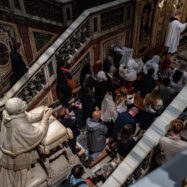 Els catòlics ultraconservadors lluiten contra corrent per fer papa un dels seus