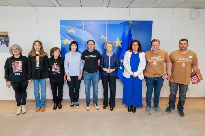 Les víctimes de la gota freda, reunides amb la president de la Comissió Europea, Ursula Von der Leyen (fotografia: Von der Leyen).