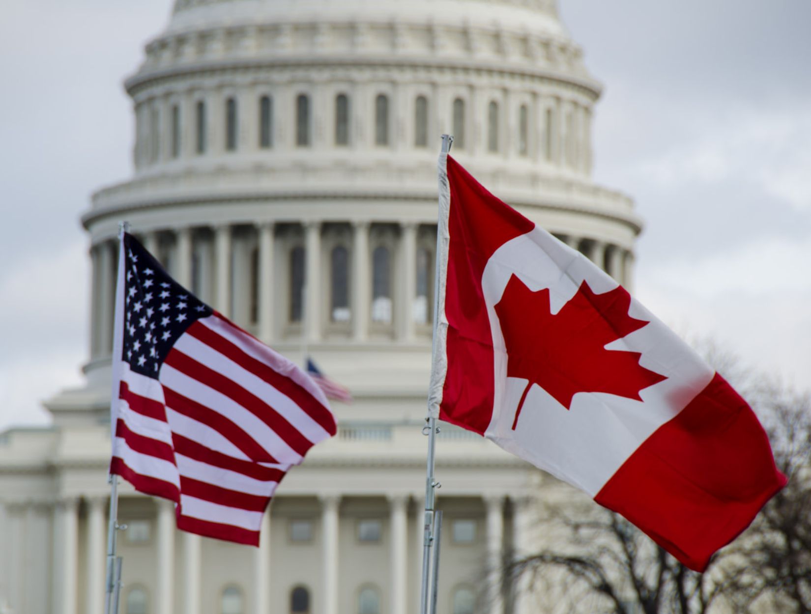 “Cremaria el meu passaport i me n’aniria als Estats Units”: aquests són els canadencs que volen que Trump els annexioni