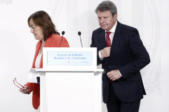 La consellera de Territori, Silvia Paneque, i el secretari d'estat de Transports espanyol, José Antonio Santano, ahir a la Generalitat (fotografia: Andreu Dalmau).