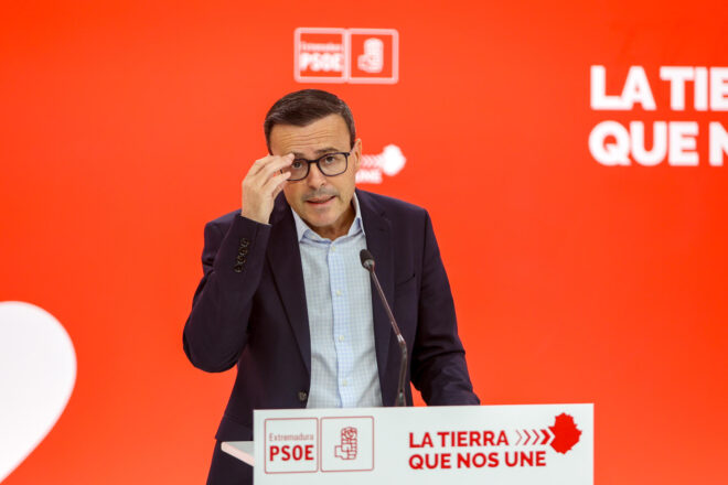 Miguel Ángel Gallardo dimiteix com a secretari general del PSOE d’Extremadura després de la desfeta electoral