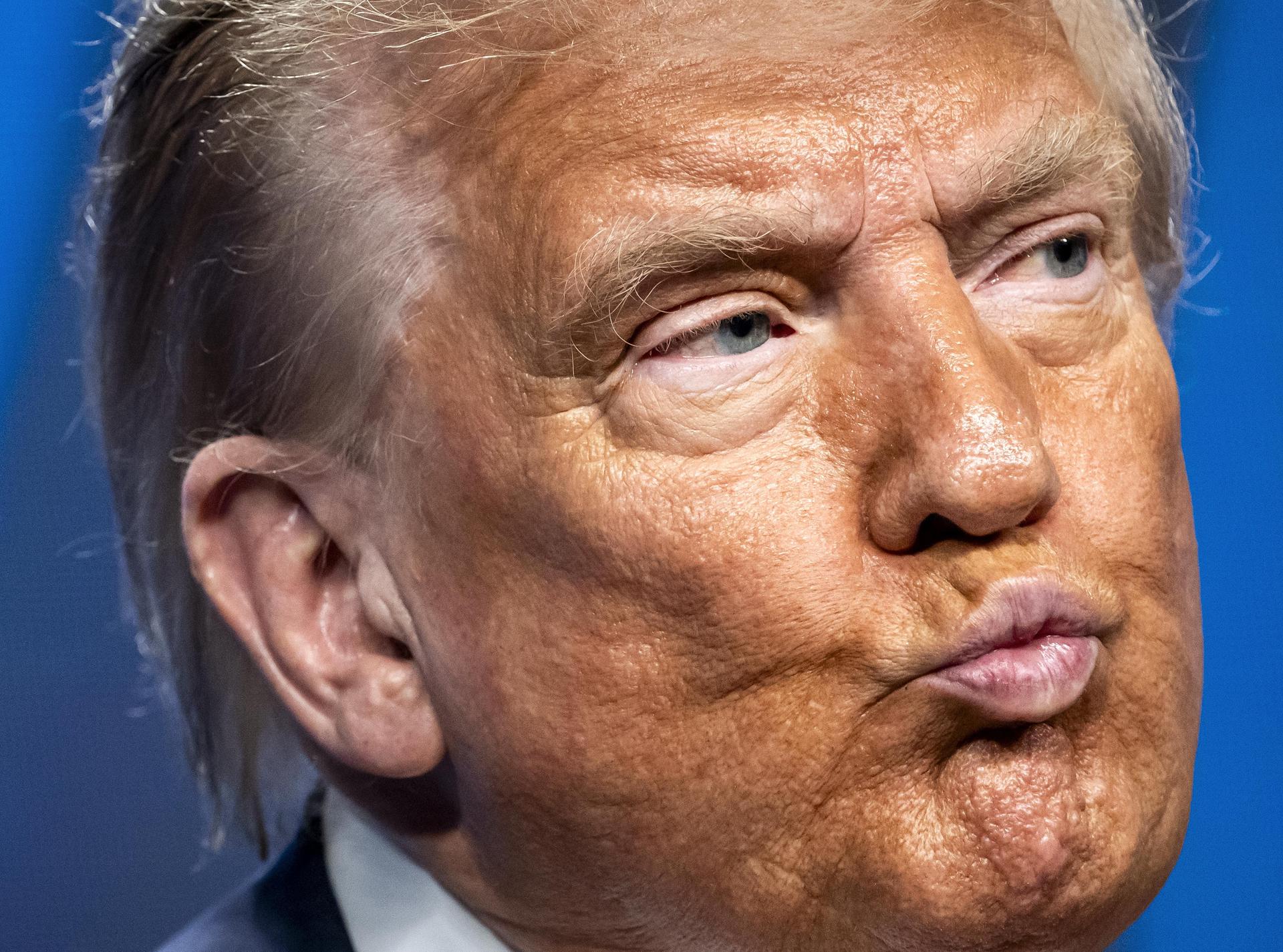Trump demanda The Wall Street Journal per un article sobre una carta obscena a Epstein