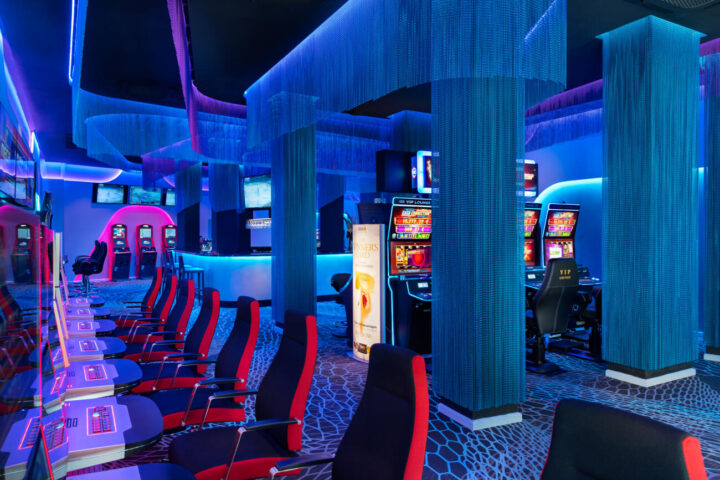 Interior d'un casino de Marbella propietat de Cirsa.