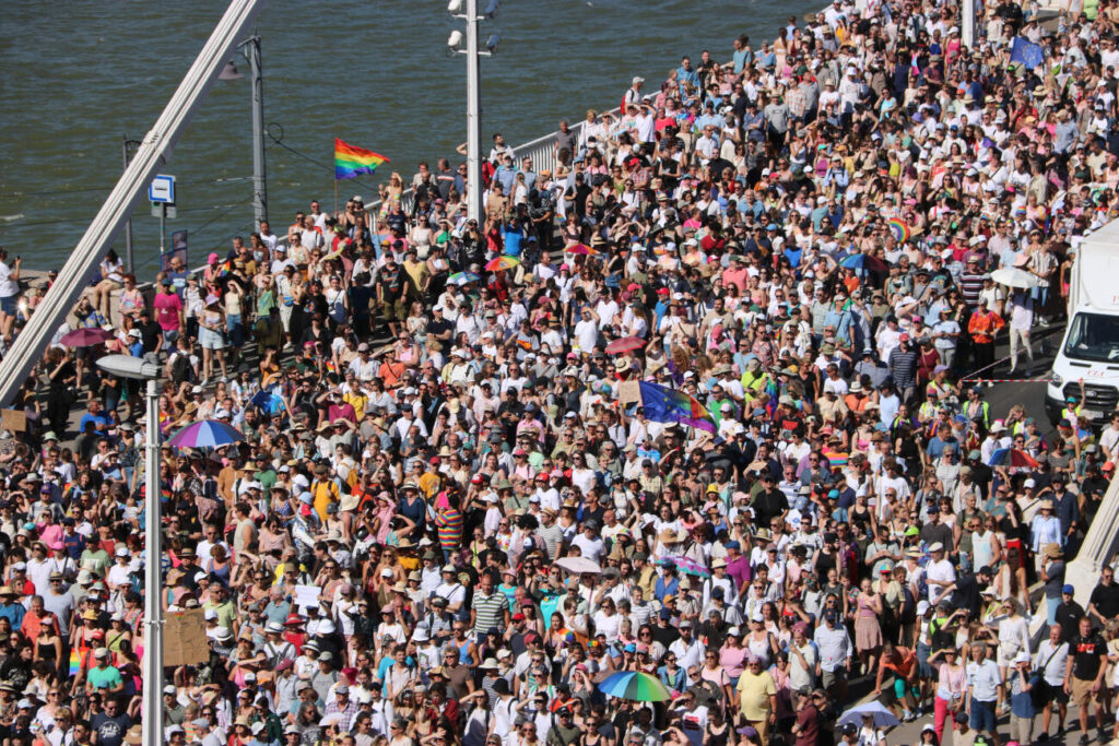 Hongria autoritza la marxa de l’Orgull LGTBI de Budapest en un revés a les restriccions d’Orbán