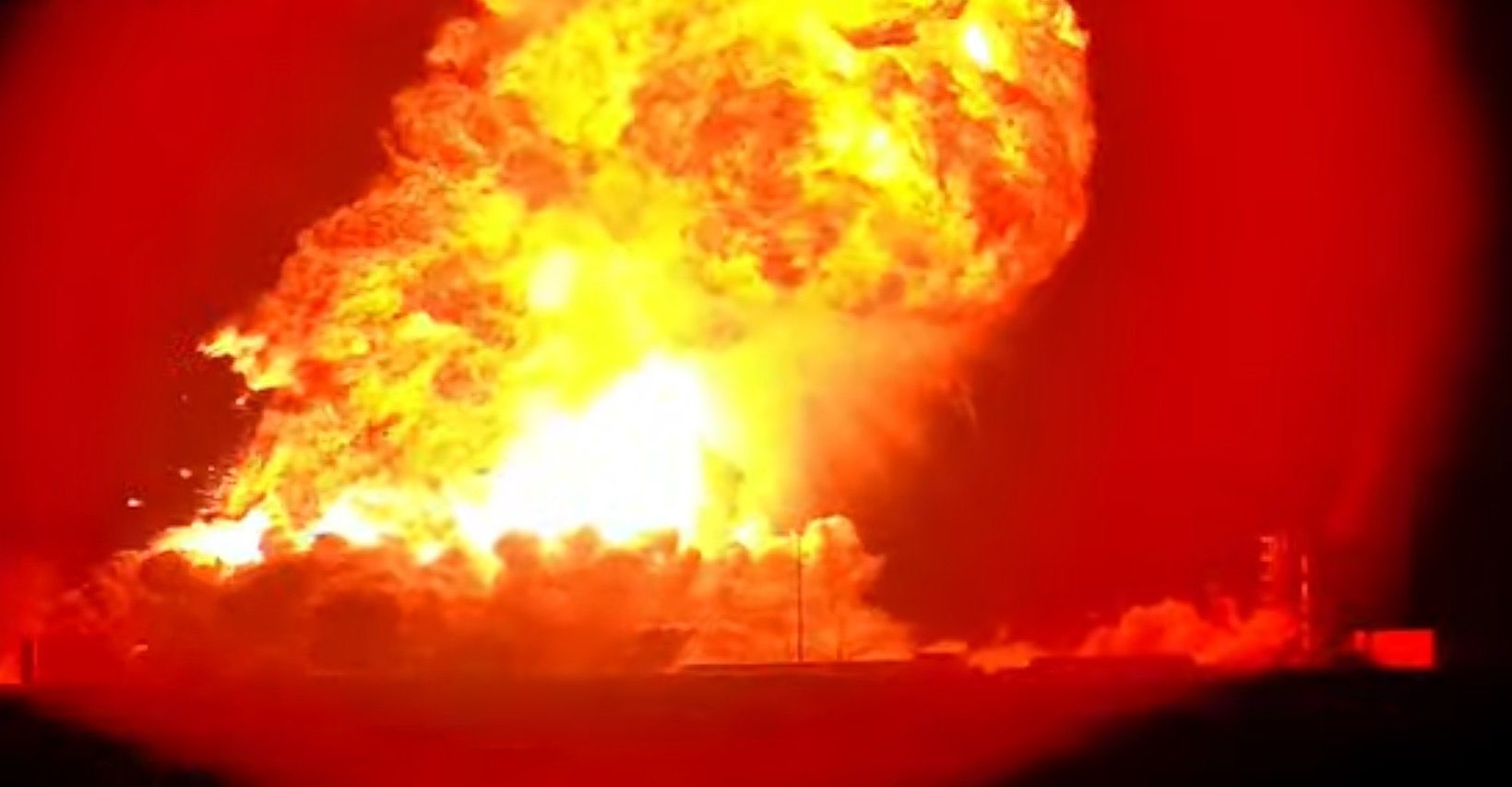 [VÍDEO] Un coet de SpaceX esclata durant unes proves a terra i causa una gran bola de foc