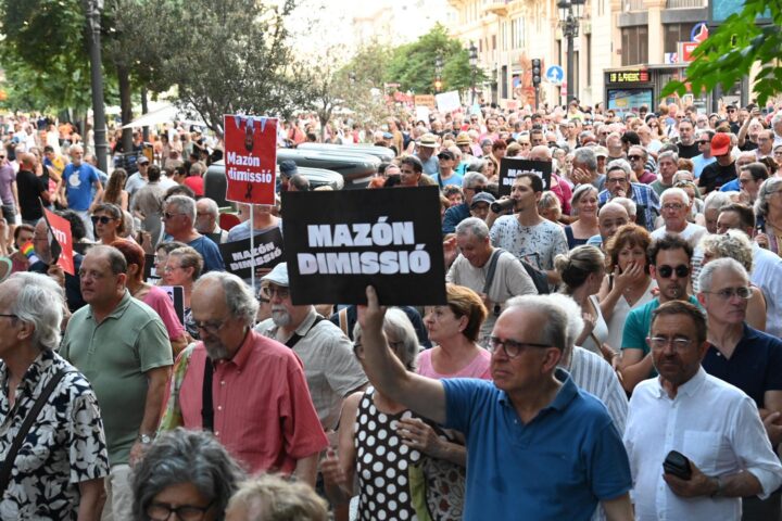 Clam a València contra Mazón, una volta més