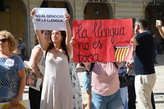 Un manifest popular exigeix que Alacant no es consideri zona castellanoparlant