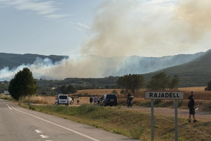 Imatges de l'incendi a Rajadell (fotografia: ACN / Estefania Escolà).