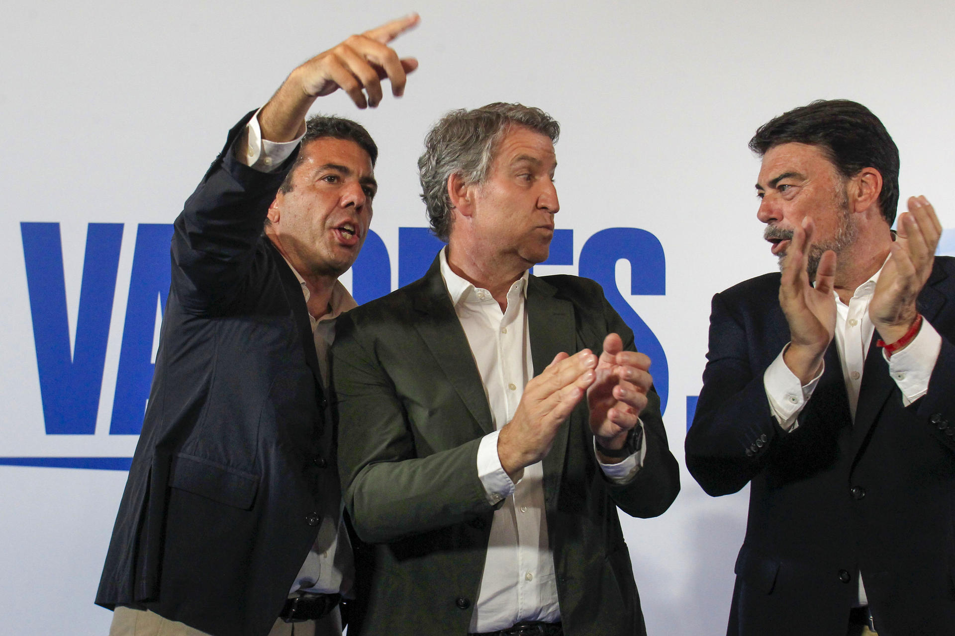 Carlos Mazón, Alberto Núñez Feijóo i Luis Barcala (fotografia: EFE / Morell)