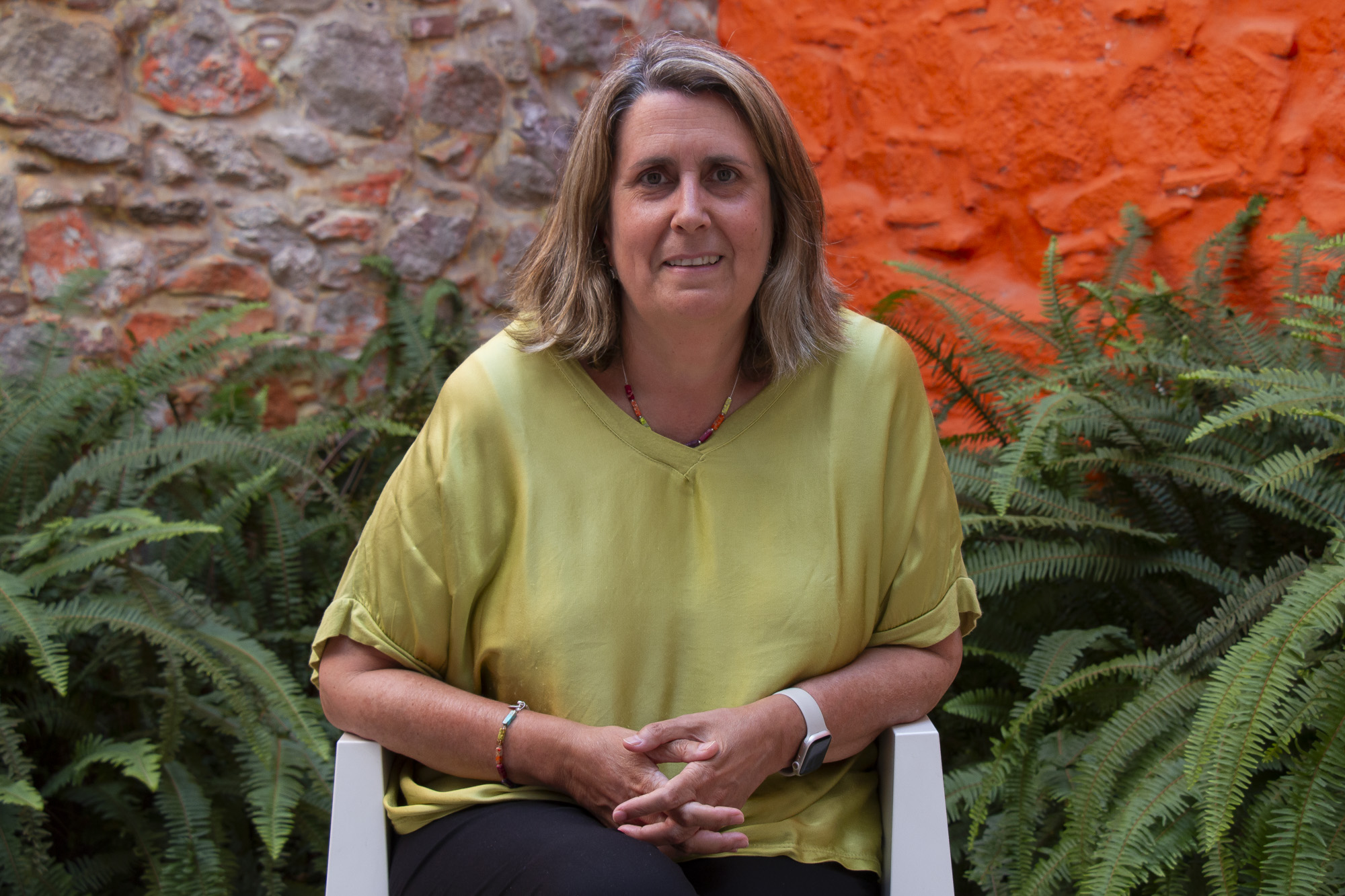 La periodista i escriptora Marta Romagosa, durant l'entrevista a VilaWeb (fotografia: Enric Galli).