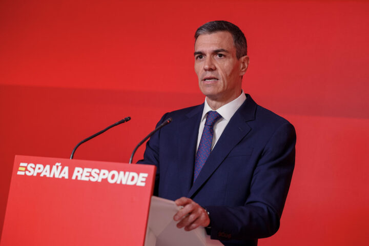 Pedro Sánchez, en un moment de la conferència de premsa, a la seu del PSOE (fotografia: Daniel González/Efe).