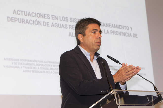 Mazón diu que “en aquests moments” no preveu pas de declarar Alacant zona castellanoparlant