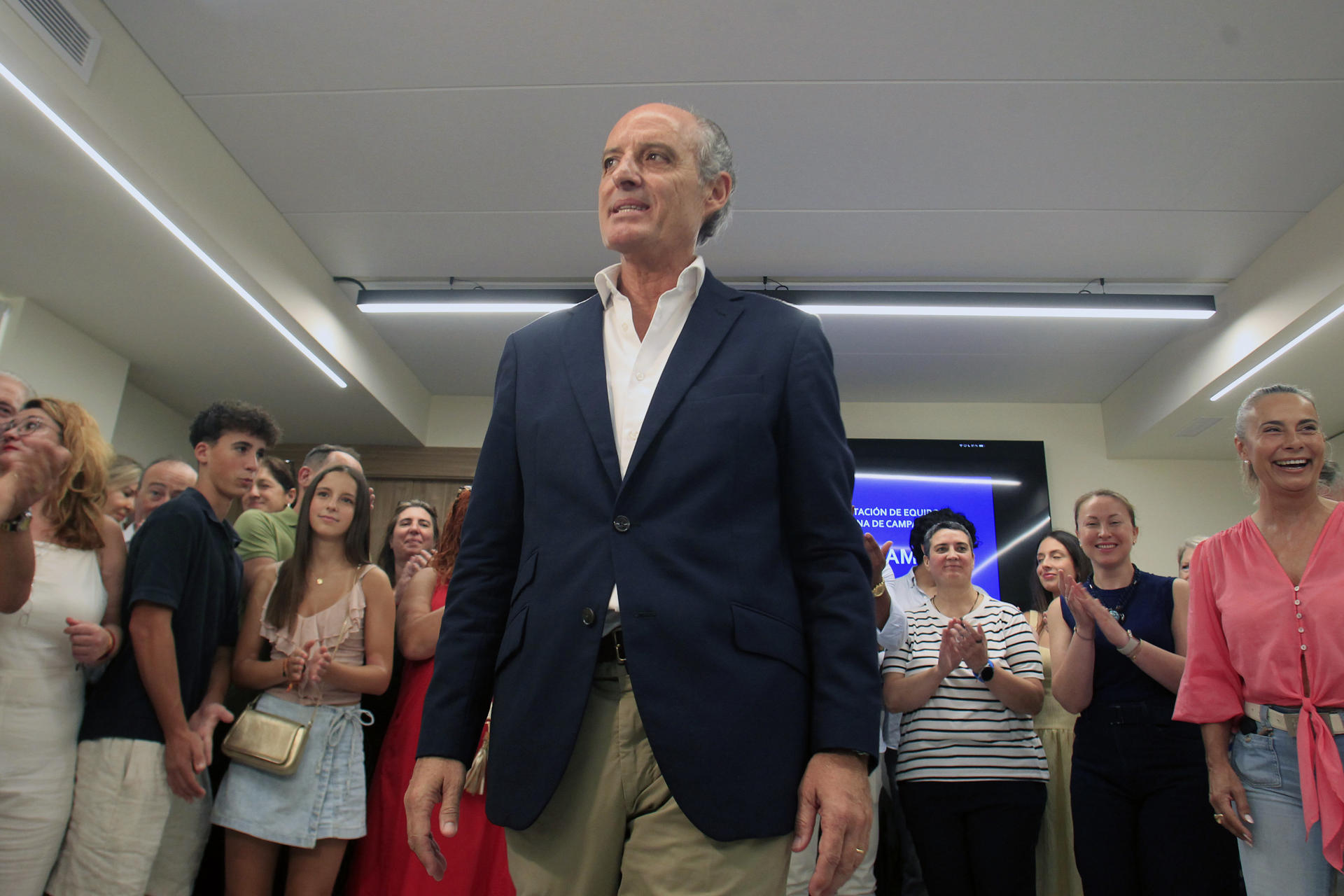 Francisco Camps, en un moment de la presentació, a Alacant (fotografia: EFE / Morell).