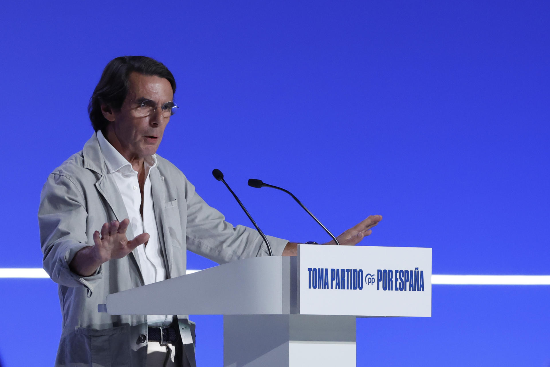 Aznar, en un moment del congrés extraordinari del PP (fotografia: EFE / Javier Lizón).