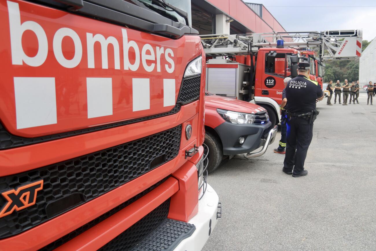 Un vehicle de Bombers al parc de Granollers.