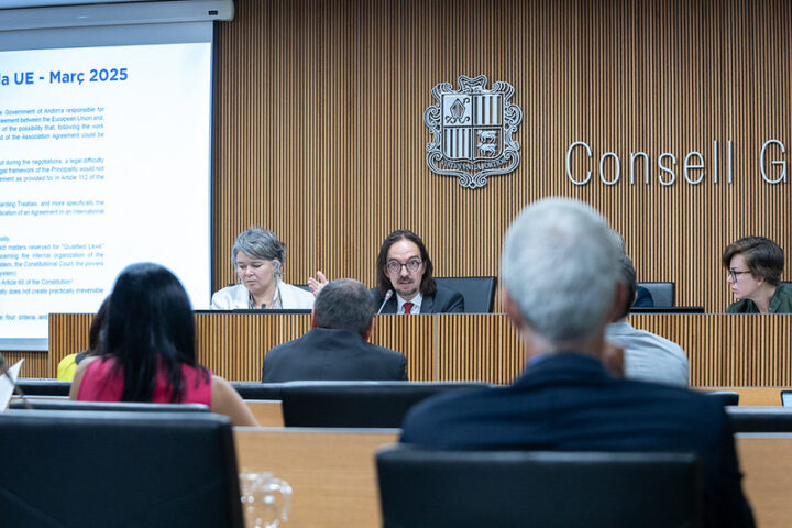 Un moment del debat amb Landry Riba al Consell General