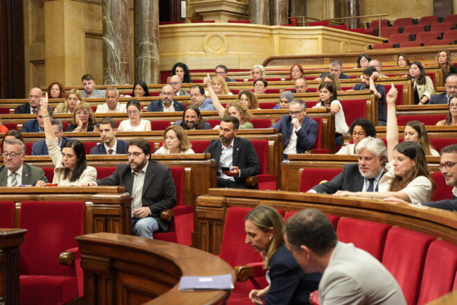 El parlament insta el govern a interrompre les relacions institucionals i econòmiques amb Israel