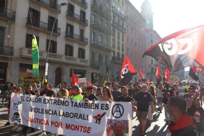 Familiars i companys de la treballadora de la neteja morta a Barcelona reclamen justícia en una manifestació