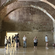La història manipulada en una visita guiada al monestir de Sixena: “Ja hi haurien de ser”