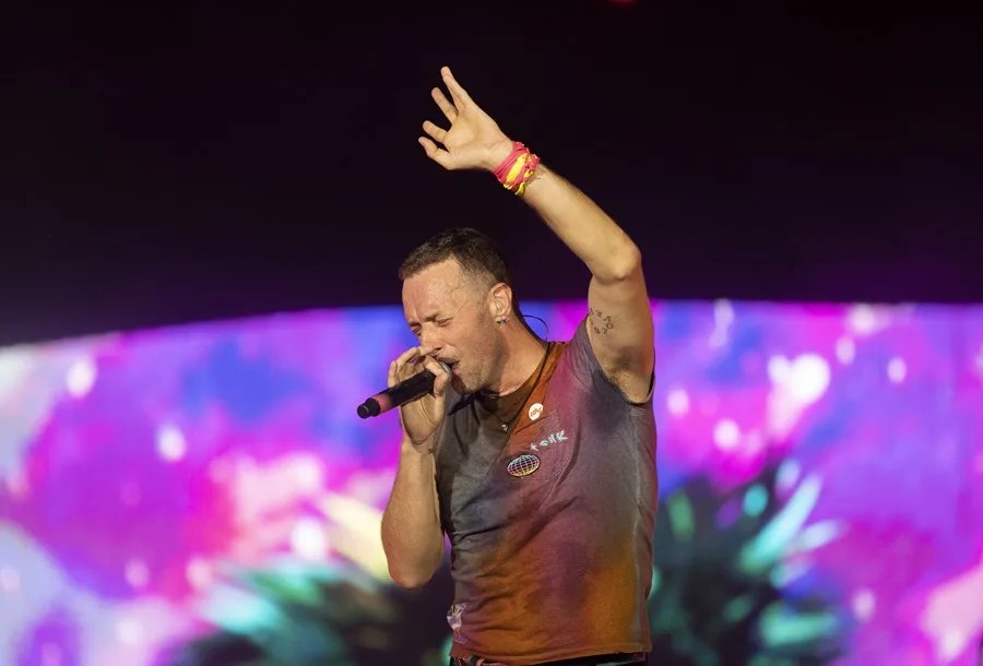 El vídeo de la infidelitat al concert de Coldplay mostra el perill de les càmeres i la policia de la moral a internet