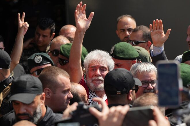 Rebuda triomfal a Georges Abdal·là a Beirut després de quaranta anys empresonat a l’estat francès