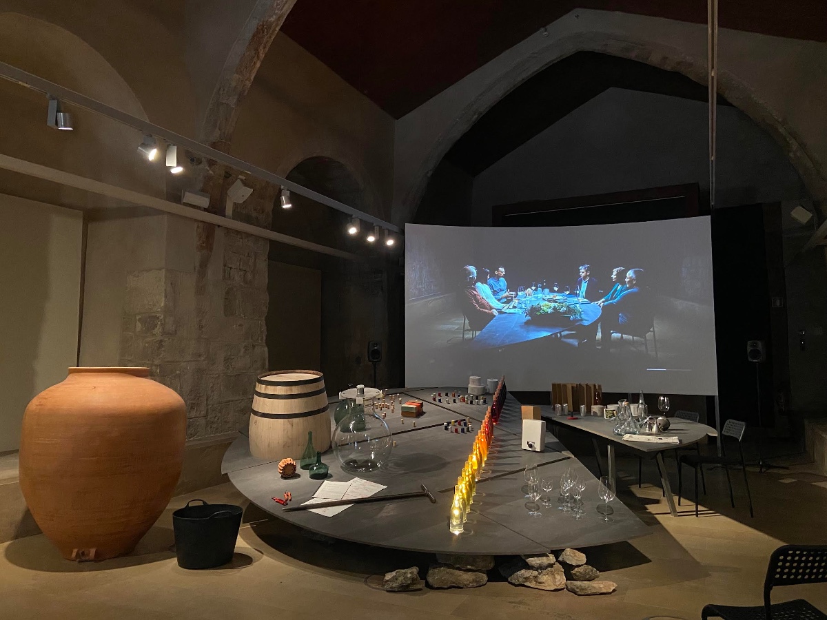 Instal·lació 'Simposi' al Vinseum. Fotografia: Cordegat.