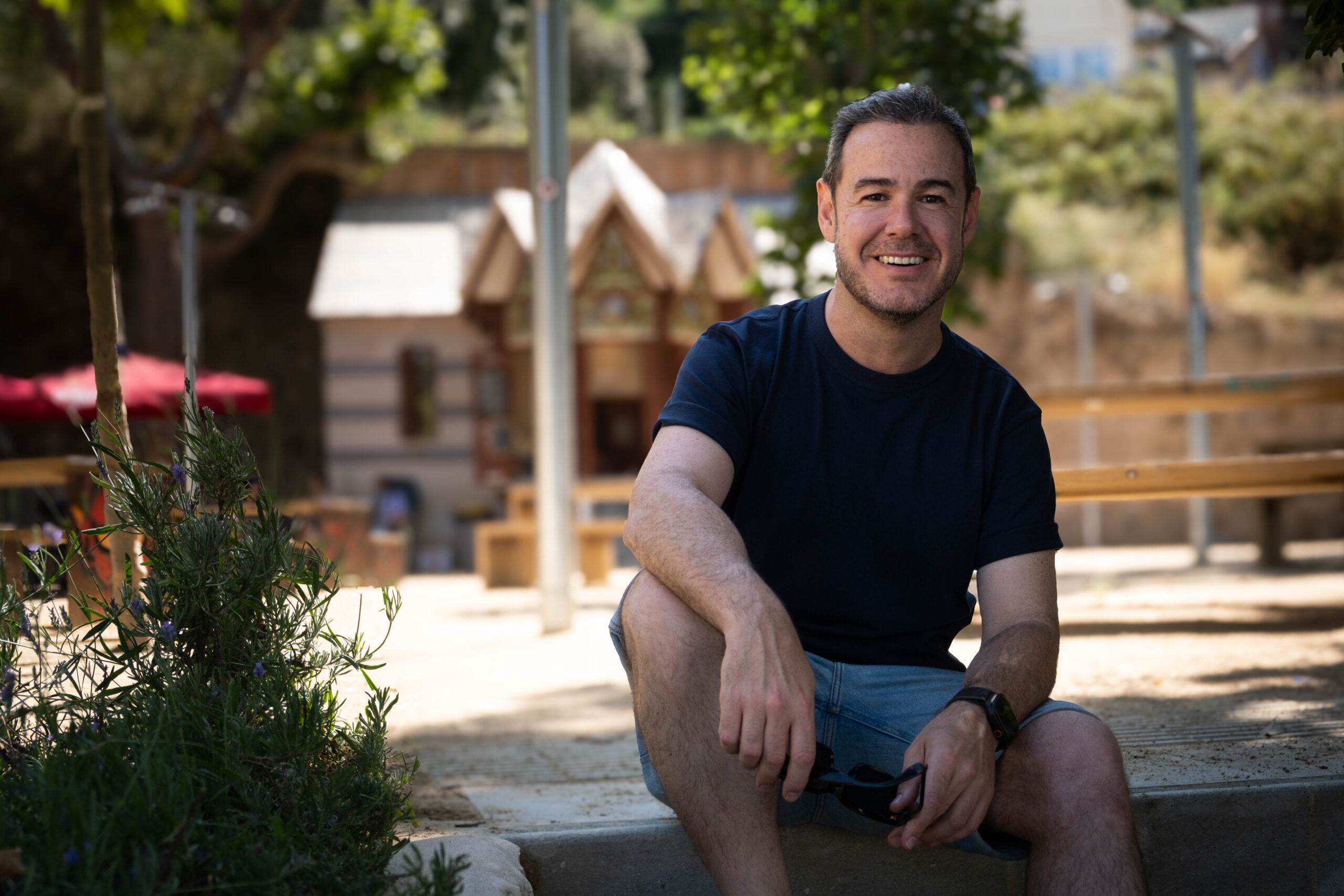 Ivan Labanda, a la plaça de la Font d'en Fargas (fotografia: Júlia Partal).